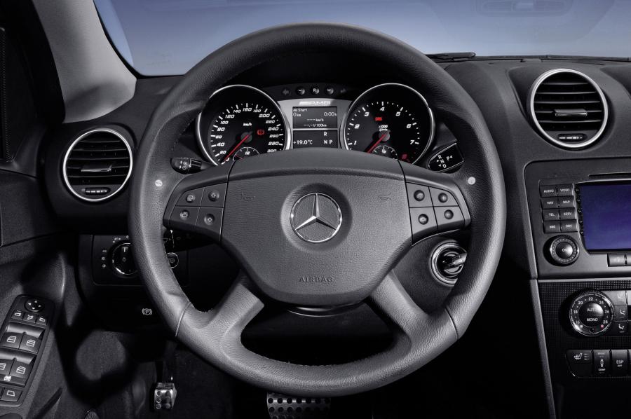  Mercedes-Benz ML63 AMG 2007 года  (фото 22 из 42)